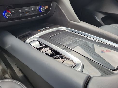 Used 2022 Buick Enclave Essence FWD image 23
