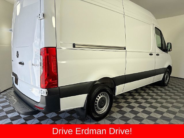 Used 2025 Mercedes-Benz Sprinter 2500 image 19