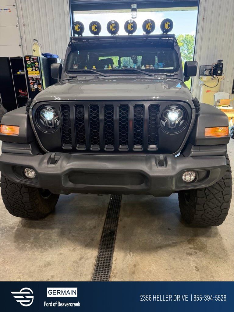 Used 2021 Jeep Gladiator Sport AWD/4WD image 5