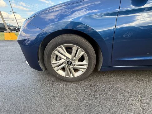 Used 2019 Hyundai Elantra SEL image 10