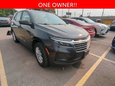 Used 2022 Chevrolet Equinox LS FWD image 3