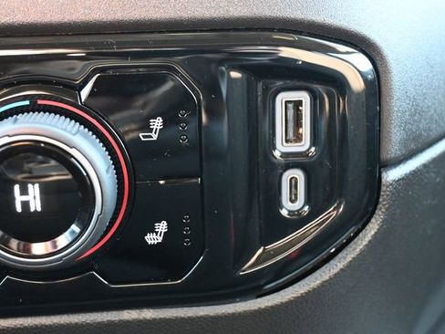 Used 2023 Chevrolet Silverado 1500 LT image 30