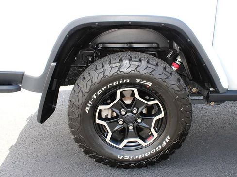 Used 2020 Jeep Gladiator Rubicon AWD/4WD image 32
