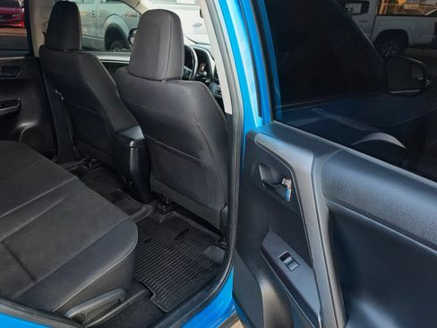 Used 2018 Toyota RAV4 XLE w/ All Weather Liner Package FWD image 32