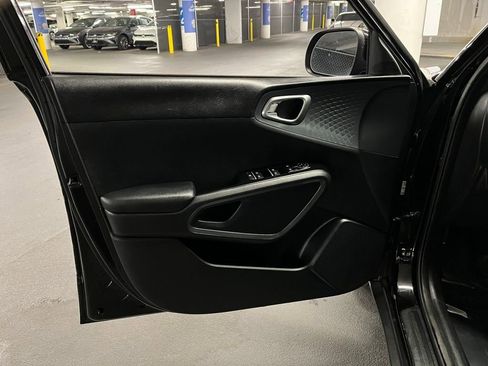 Used 2020 Kia Soul S image 14