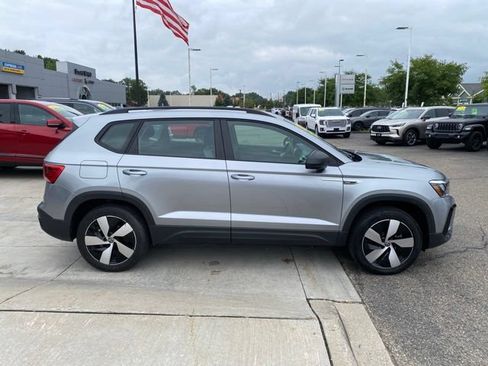 Used 2024 Volkswagen Taos S AWD/4WD image 2