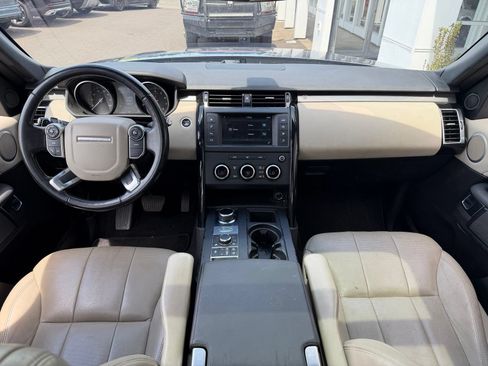 Used 2017 Land Rover Discovery SE AWD/4WD image 5
