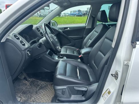 Used 2011 Volkswagen Tiguan SE AWD/4WD image 9