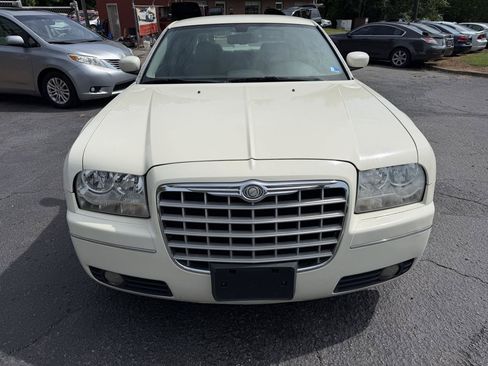 Used 2007 Chrysler 300 Touring L RWD image 2