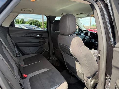 Used 2025 Chevrolet TrailBlazer LT AWD/4WD image 13