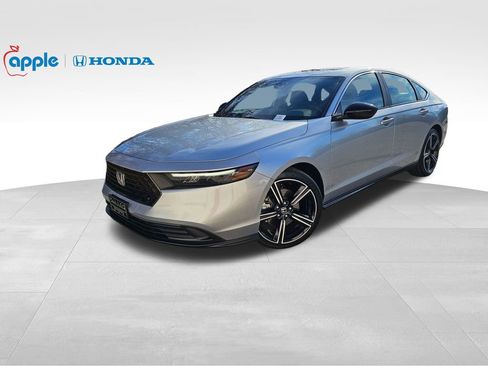 Used 2025 Honda Accord Sport image 1