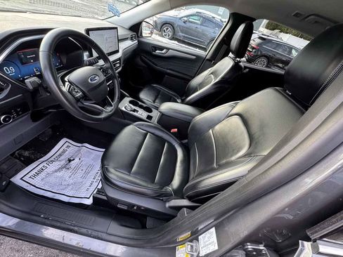 Used 2024 Ford Escape Platinum image 11