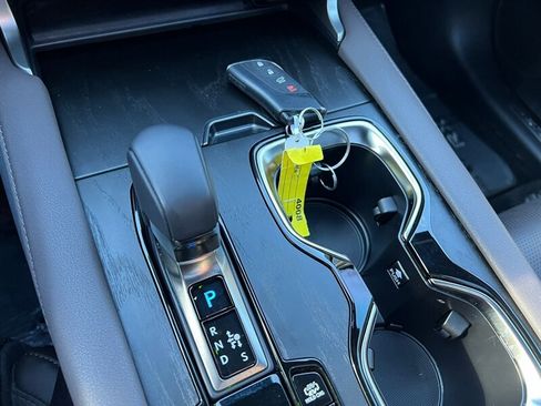 Used 2024 Lexus RX 450h Luxury w/ Convenience Package image 43