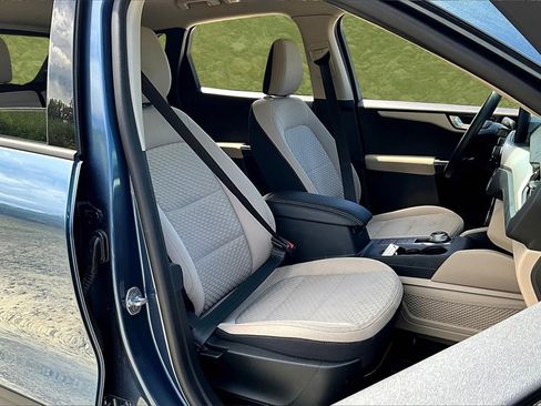 Used 2020 Ford Escape SE image 7