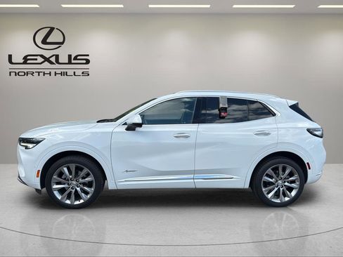 Used 2022 Buick Envision Avenir w/ Technology Package II AWD/4WD image 9