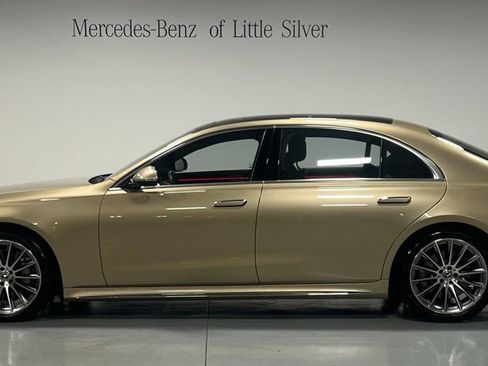 Used 2022 Mercedes-Benz S 580 4MATIC Sedan image 2