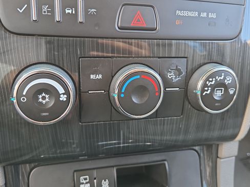 Used 2017 Chevrolet Traverse LT FWD image 32