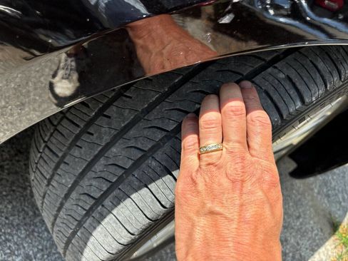 Used 2013 Lincoln MKS AWD image 11