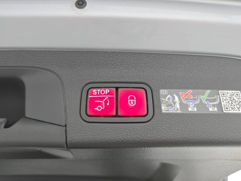 New 2026 Mercedes-Benz GLS 450 4MATIC image 14