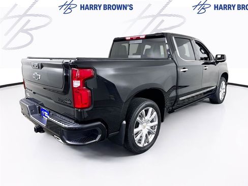 Used 2025 Chevrolet Silverado 1500 High Country w/ High Country Premium Package AWD/4WD image 33
