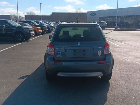 Used 2009 Suzuki SX4 AWD Hatchback w/ Touring Pkg image 5
