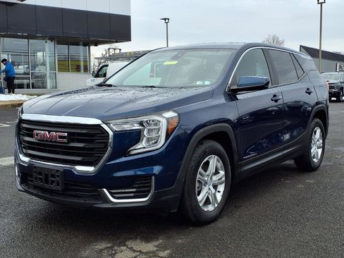 Used 2023 GMC Terrain SLE image 8