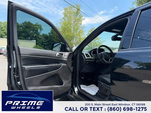 Used 2019 Jeep Grand Cherokee Altitude AWD/4WD image 9