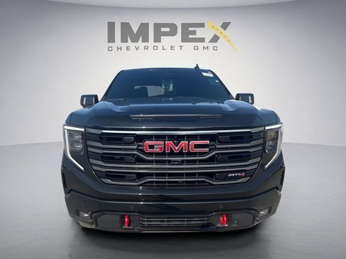 Used 2025 GMC Sierra 1500 AT4 w/ Technology Package AWD/4WD image 8