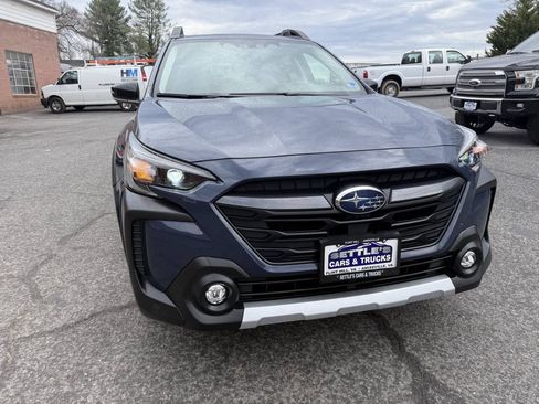 Used 2023 Subaru Outback Limited AWD/4WD image 3