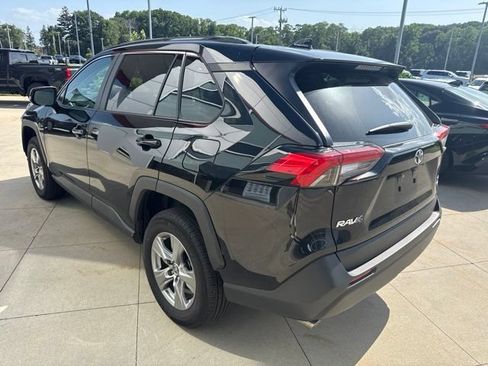 Used 2025 Toyota RAV4 XLE AWD/4WD image 5