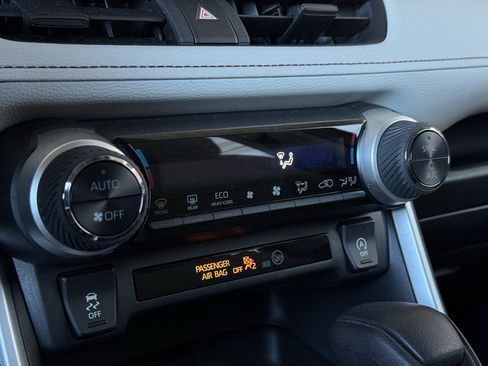 Used 2021 Toyota RAV4 XLE image 28