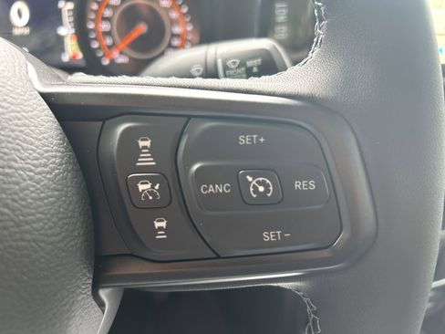 New 2025 Jeep Gladiator Sport image 14