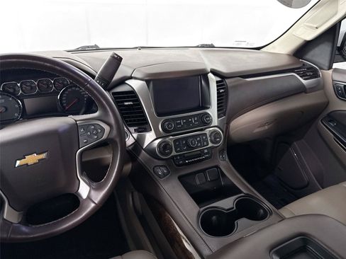 Used 2020 Chevrolet Tahoe LT w/ Luxury Package RWD image 34
