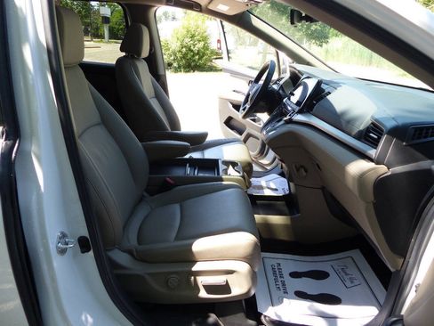 Used 2024 Honda Odyssey EX-L image 53