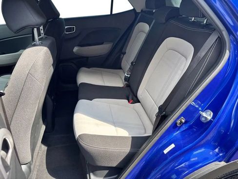Used 2025 Hyundai Venue SEL FWD image 24