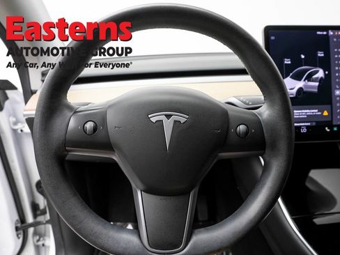 Used 2021 Tesla Model Y Long Range AWD/4WD image 10