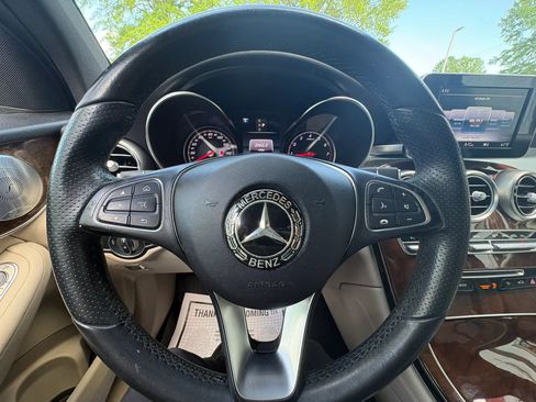 Used 2018 Mercedes-Benz GLC 300 4MATIC image 31