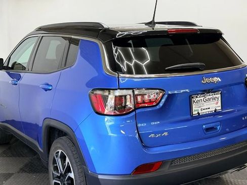 Certified 2022 Jeep Compass Limited w/ Sun and Sound Group AWD/4WD image 9