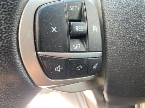 Used 2020 Ford Explorer XLT w/ Comfort Package AWD/4WD image 36