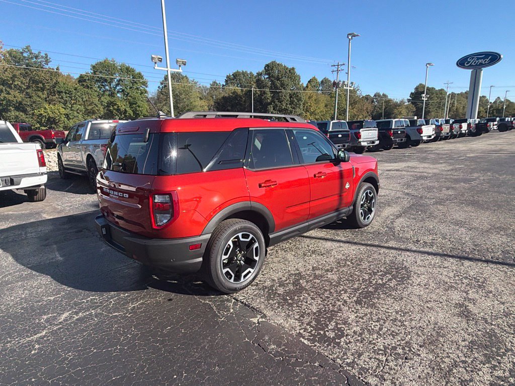 Used 2023 Ford Bronco Sport Outer Banks w/ Tech Package AWD/4WD image 3