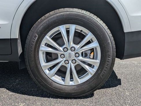 Certified 2025 Cadillac XT5 Luxury w/ LPO, Floor Liner Package FWD image 17