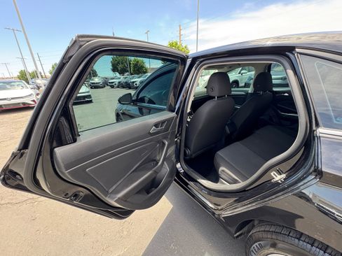 Used 2019 Volkswagen Jetta FWD image 12