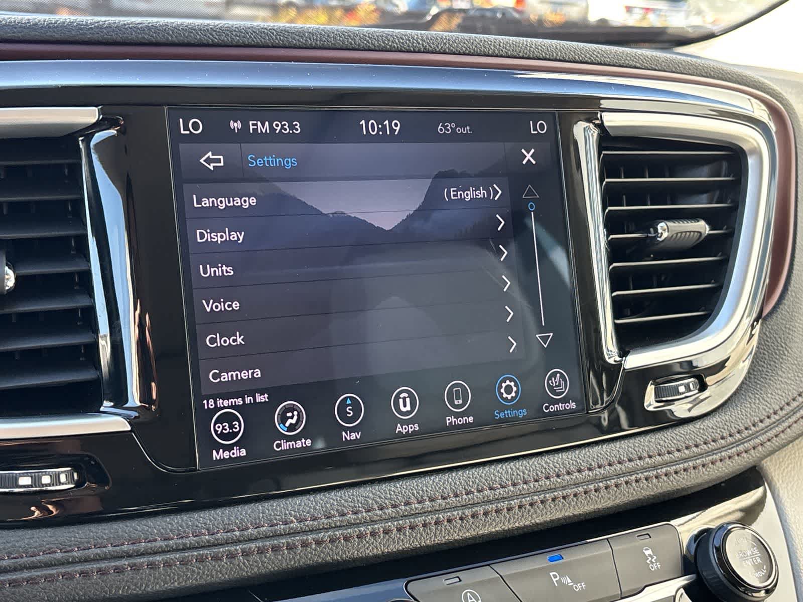 Used 2020 Chrysler Pacifica Limited FWD image 25