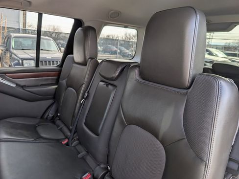 Used 2012 Nissan Pathfinder LE image 15