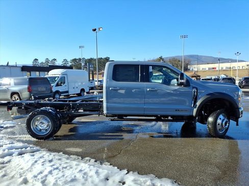 New 2026 Ford F550 4x4 Crew Cab image 4