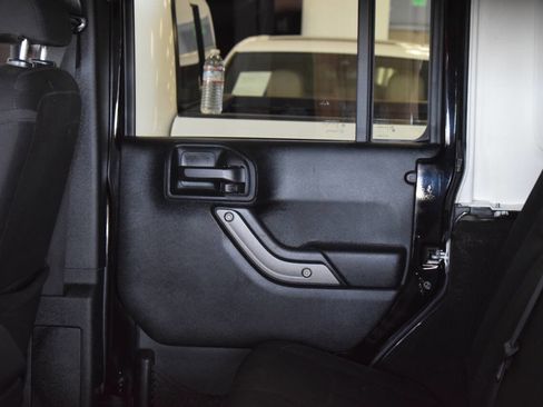 Used 2018 Jeep Wrangler Unlimited Sport S image 84
