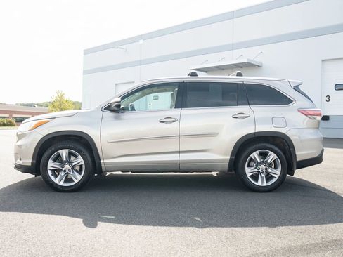 Used 2014 Toyota Highlander Limited image 3