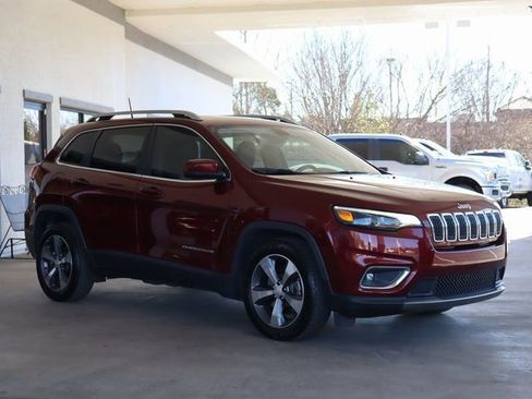 Used 2019 Jeep Cherokee Limited image 8