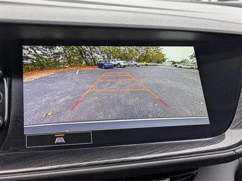 Used 2023 Buick Envision Essence image 23