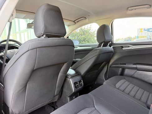 Used 2020 Ford Fusion SE FWD image 14